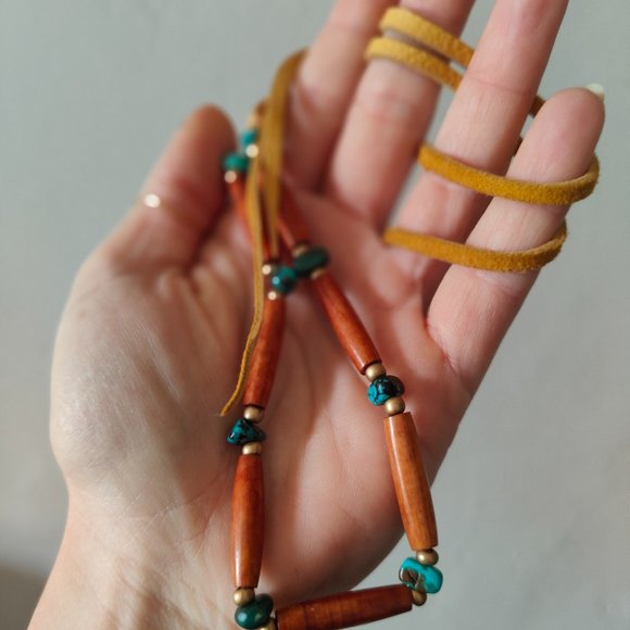 Native Turquoise & Wood Choker - Picture 10 of 12